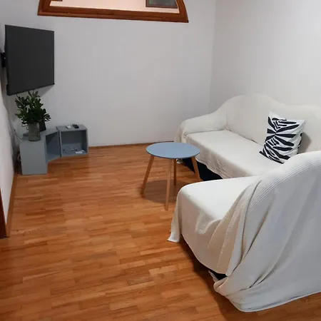 Maris Apartament *